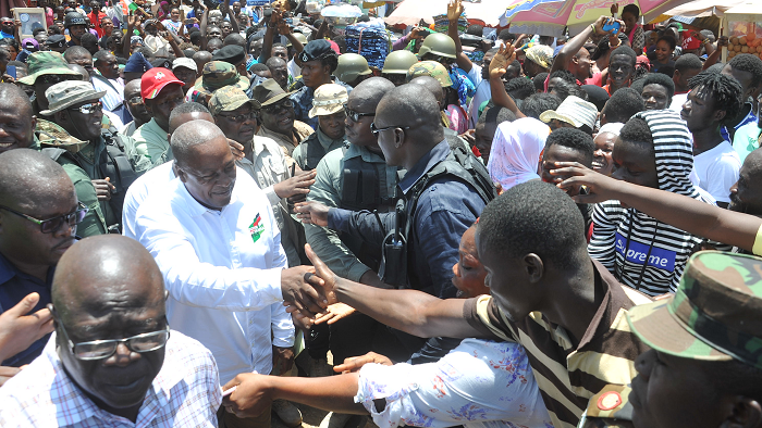 President Mahama interacting with traders at the Kaneshie Market. Picture: EBOW HANSON President Mahama interacting with traders at the Kaneshie Market. Picture: EBOW HANSON